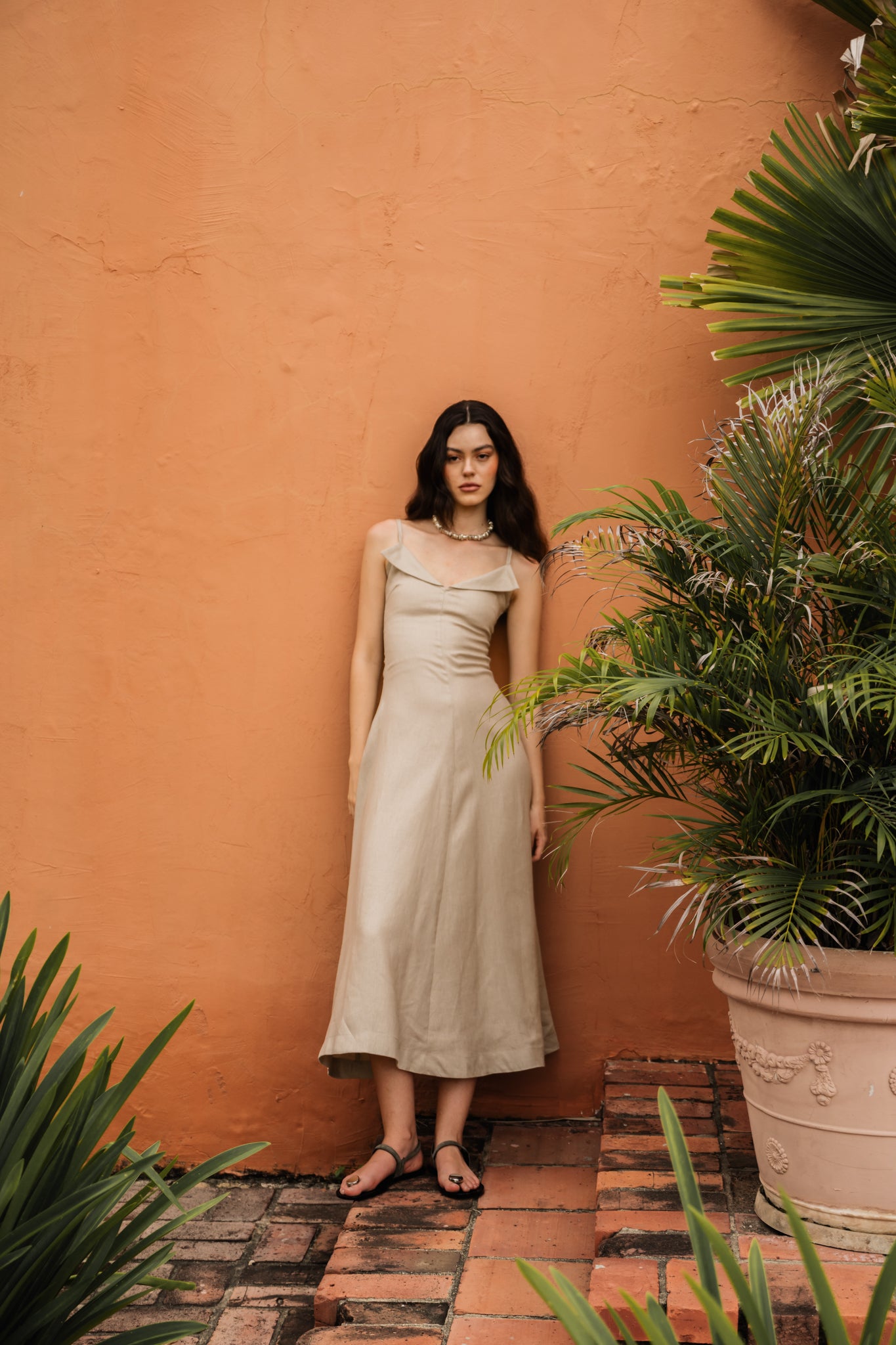 Amura Linen Midi Dress Kaki